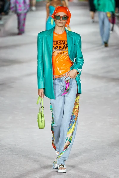 Look 38
